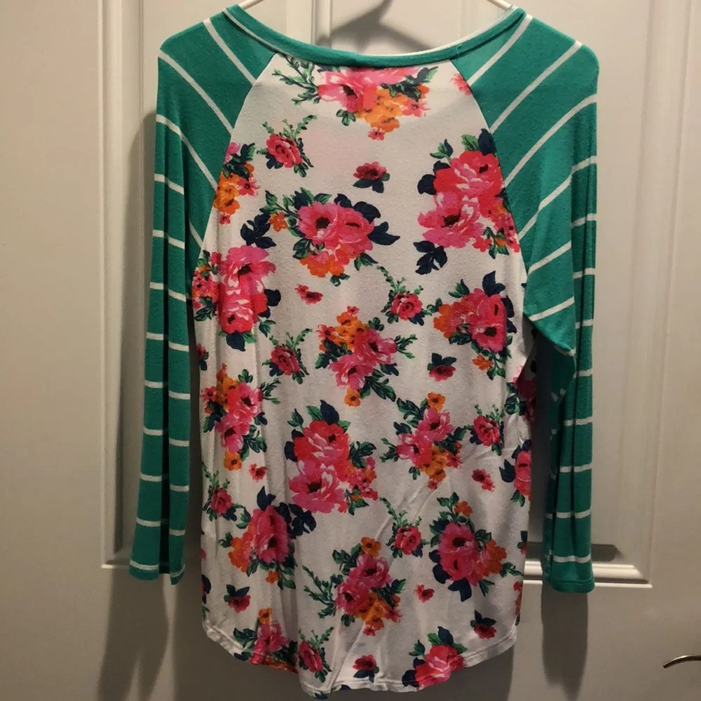 First Look Raglan Tee - Picture 2 of 4